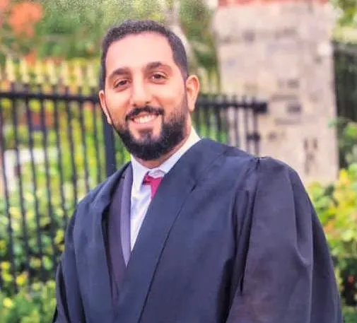دموع أم محمد العوامي تُلهمه تقنيات “نانونية” لعلاج مرضى السرطان