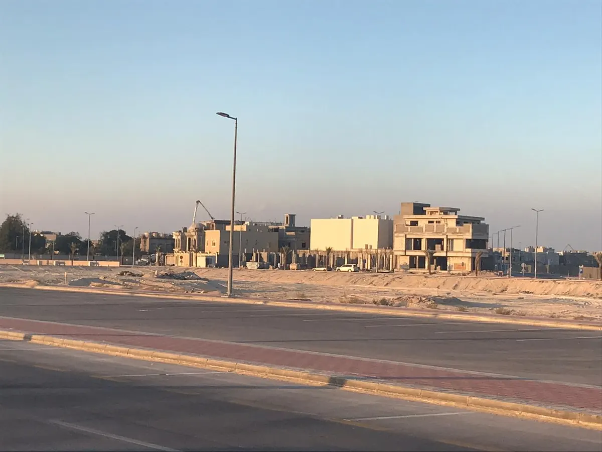 [صور] الغيوم تمر من حافة القطيف.. وفلكي يتوقع المطر يوم الخميس