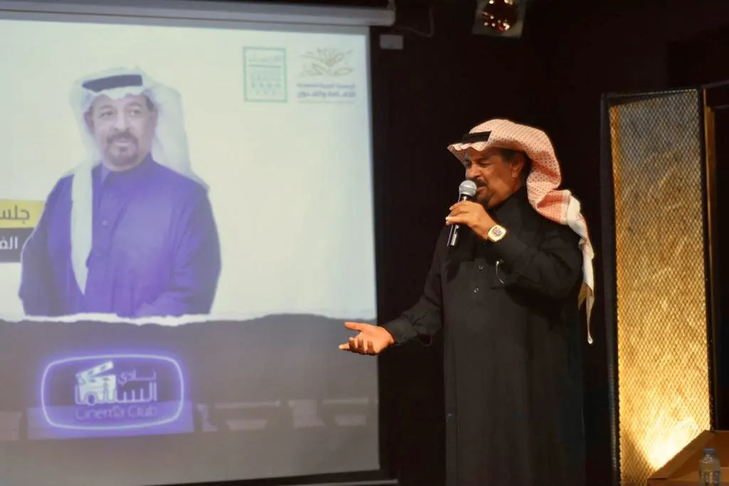 على السبع مُسترجعاً رحلة نصف قرن من الفن: ان تكون إنساناً