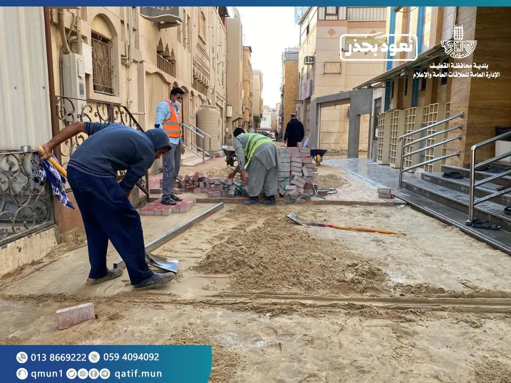 أم الحمام.. 5 آلاف متر مربع ببلاط “إنترلوك” في الممرات الضيقة
