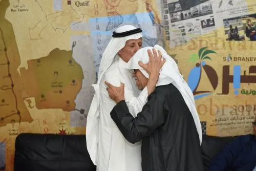 [صور] القطيف تحبّ صالح الخنيني.. وصالح الخنيني يحبّ القطيف