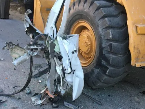 أبو معن.. سامر ينجو من حادث تصادم مع “كرين”