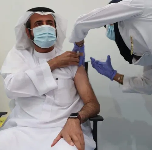 وزير الصحة: الفيروس المُتحور ليس أشد.. واللقاحات فعالة