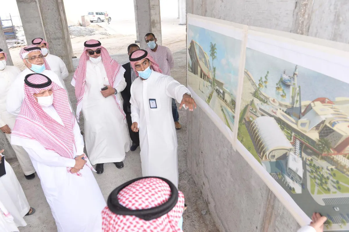 محافظ القطيف المُكلف يشدد على معالجة أسباب تعثر المشاريع التنموية