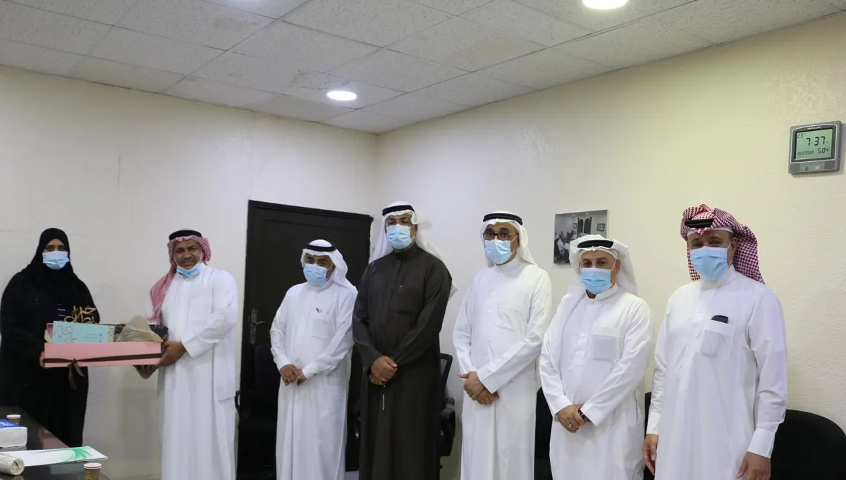 مركز التنمية الاجتماعية في القطيف يُكرم جمعية البر بسنابس