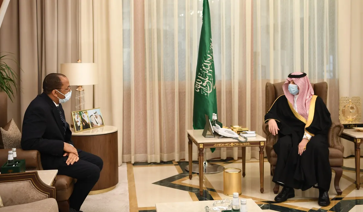 أمير الشرقية يستقبل سفير تنزانيا