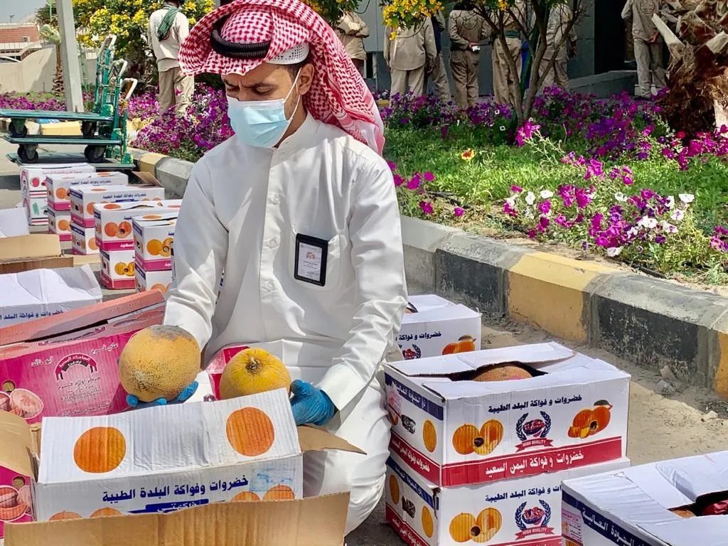 في سوق الدمام.. طن ونصف من الشمام الفاسد