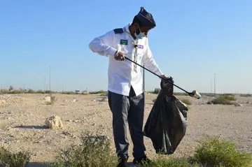 كشافة “تعليم الشرقية” يزيلون 16 طناً من المخلفات