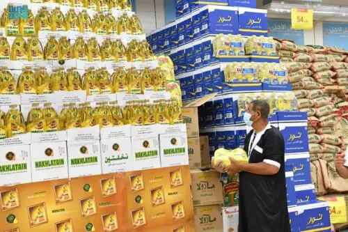 “خيرية مضر” توزع 250 “سلة رمضانية” على 1500 يتيم ومتعفف