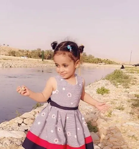 أنياب الكلاب الضالة تُلحق شهد بمالك.. خلال وجودهما في استراحة