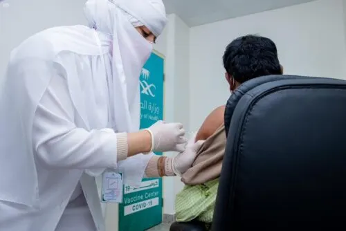 لأول مرة في 2021.. كورونا يكسر حاجز الـ 400 إصابة في يوم واحد