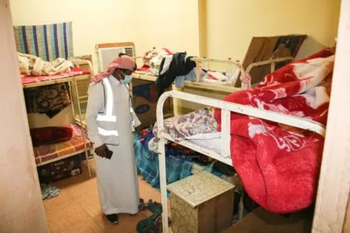 [الدمام] مطعم يطبخ اللحوم والأسماك الفاسدة في شقة سكنية
