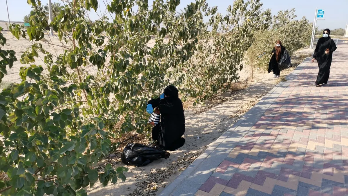 [صور] 1200 يد تعتني بالبيئة في القطيف وسيهات وصفوى وتاروت