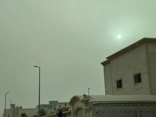 على ذمة “الأرصاد”.. الرؤية متدنية في الشرقية اليوم.. بسبب الغبار والضباب