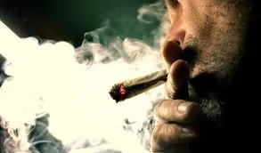 مدمن يقتل زوجته.. آخر يحطم رأس ابنته.. ثالث تطارده مخابرات روسيا…!