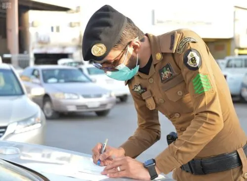 شرطة الشرقية تداهم استراحة فيها 28 مخالفاً للإجراءات الاحترازية