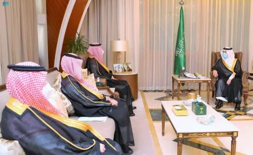 أمير الشرقية يطلع على خطط “الزكاة والجمارك” لدعم التجارة