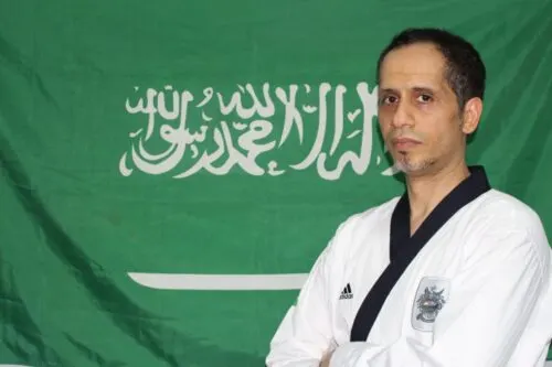 زهير أبو الرحي أبن شاعر مرهف رومانسية.. بطل عالمي في فنون القتال