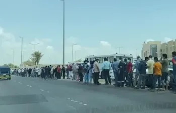 القطيف.. تطعيمات كورونا مستمرة في العيد.. وزحام مستشفى الأمير انتهى