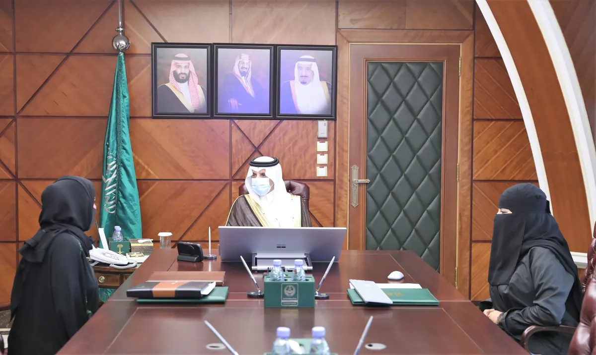 أمير الشرقية يُشيد بخدمات مركز “مشاعل الخير”
