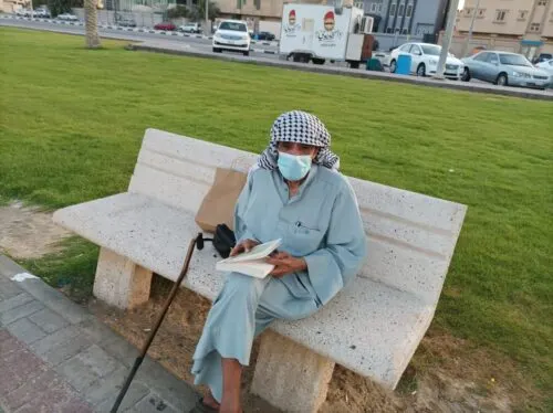 محمد الزين.. صفواني يعشق الشعر.. قطع 2600 كيلومتر ليقرأ ديواناً