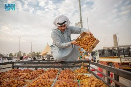 السكري والخلاص في صدارة الطلب بمهرجان تمور بريدة