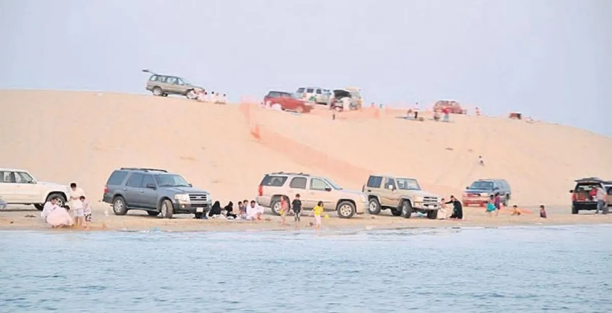منها 36 غريقاً.. إسعاف 44 مصاباً في شاطئي العزيزية ونصف القمر