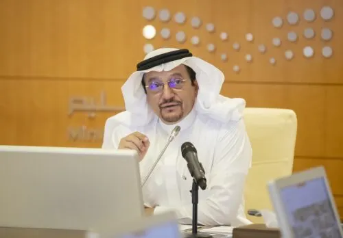 تحويل 40 كلية “نظرية” إلى “تطبيقية”