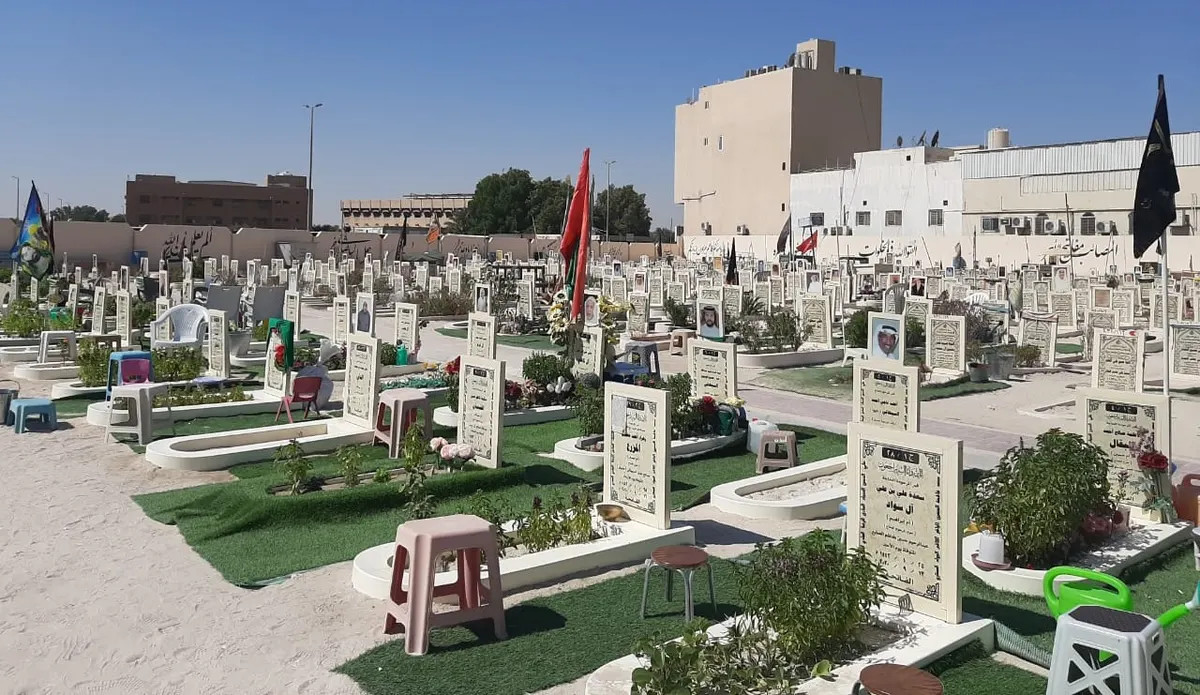 الدكتور عبدالله السيهاتي يتبرع بكلفة رفع كفاءة الطاقة الكهربائية في مقبرة سيهات