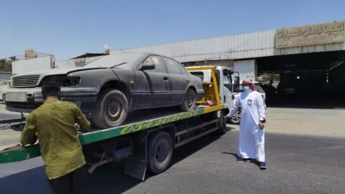 يا أصحاب السيارات المهملة والتالفة في شوارع القطيف.. البلدية ستزيلها