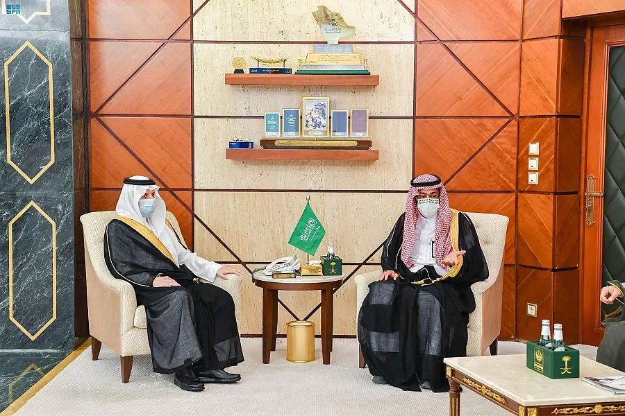 أمير الشرقية يشيد بخدمات لجان التنمية الاجتماعية