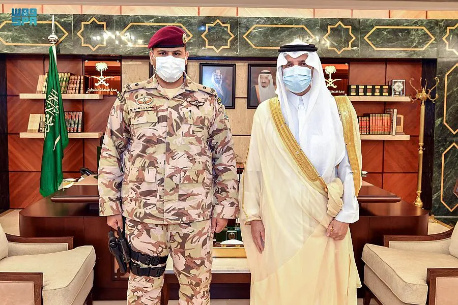 أمير الشرقيّة يُقلّد قائد حراسات الإمارة رتبة رائد