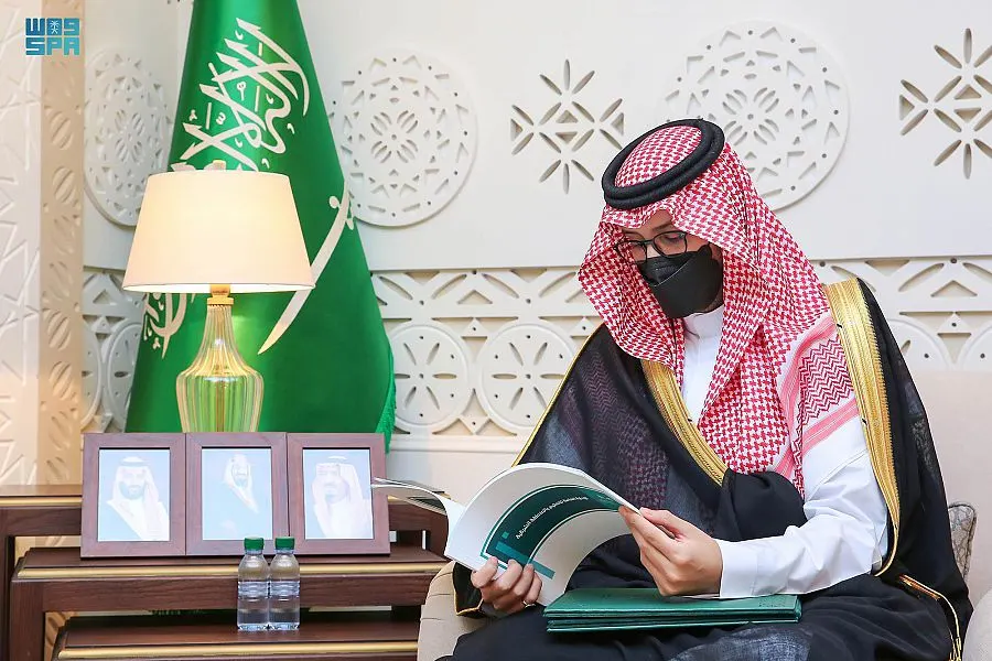 نائب أمير الشرقية يطلع على سير العملية التعليمية في مدارس المنطقة