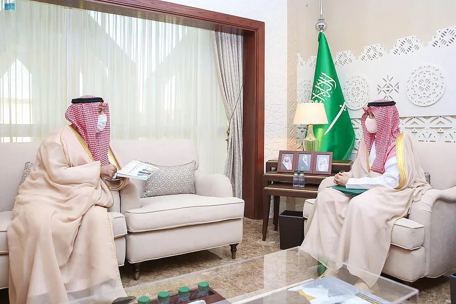 نائب أمير الشرقية يطلع على إنجازات أندية المنطقة في 4 سنوات