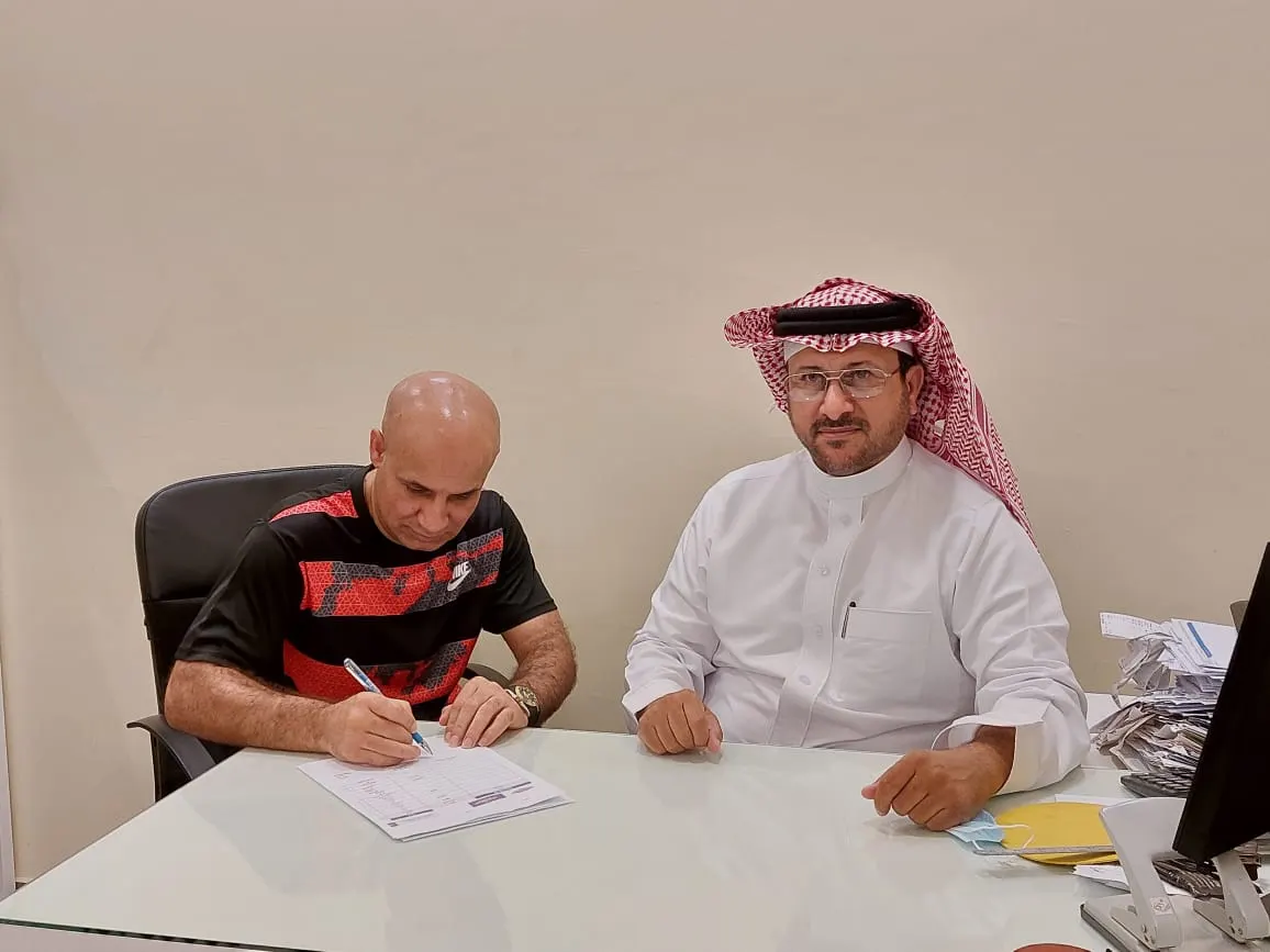قاد 5 أندية قطيفية.. عباس السادة مدرباً لفريق قدم “صم الشرقية”