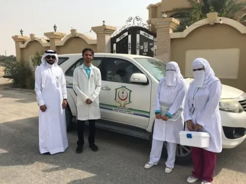 الحكيم: معاناة شديدة في مراجعة الطب المنزلي لاستلام احتياجات جدتي المُسنة