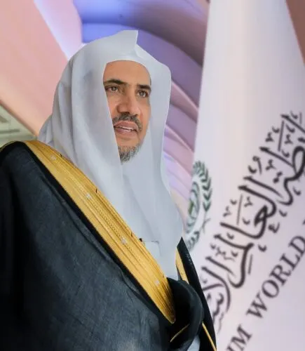 بعد السفارة السعودية.. رابطة العالم الإسلامي تعزي في السيد الحكيم