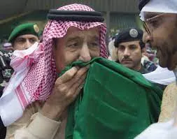 «الخفاق الأخضر».. علم لا يُنكس.. لا يُلف على الأكفان.. لا يلمس الماء