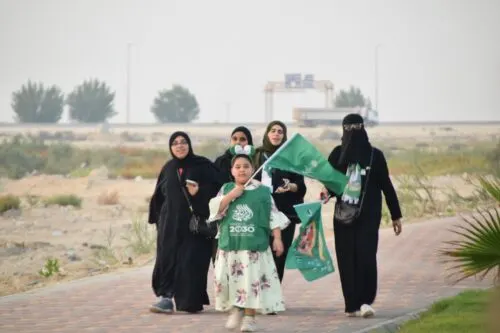 [اليوم الوطني] نساء “عشتار” يمشين 9123 خطوة في حب الوطن