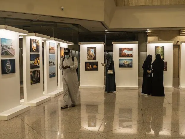 مطار الدمام.. 38 فوتوغرافياً يختصرون «حضارة وطن» في 60 «ومضة»
