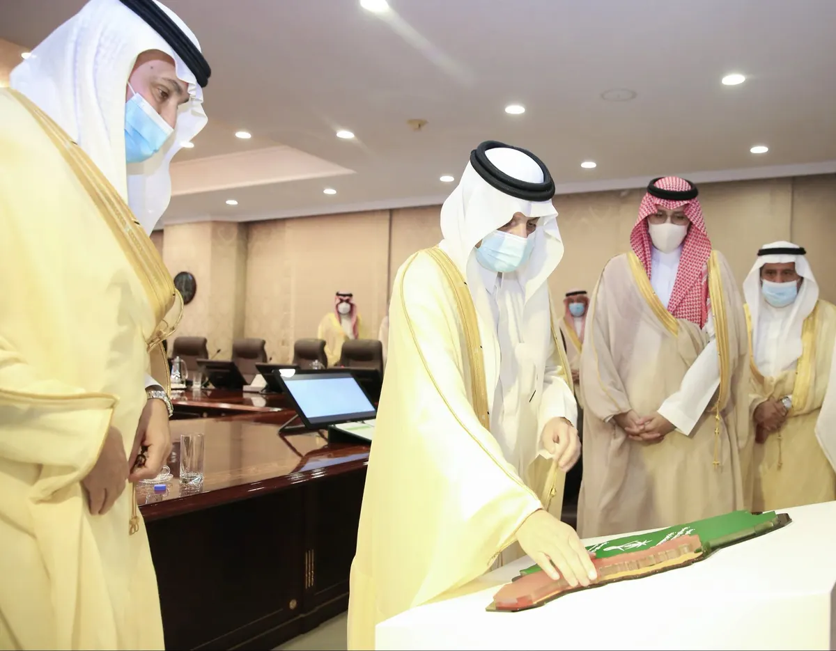بكلفة نصف مليار ريال.. أمير الشرقية يفتتح 7 مشاريع طرق في المنطقة