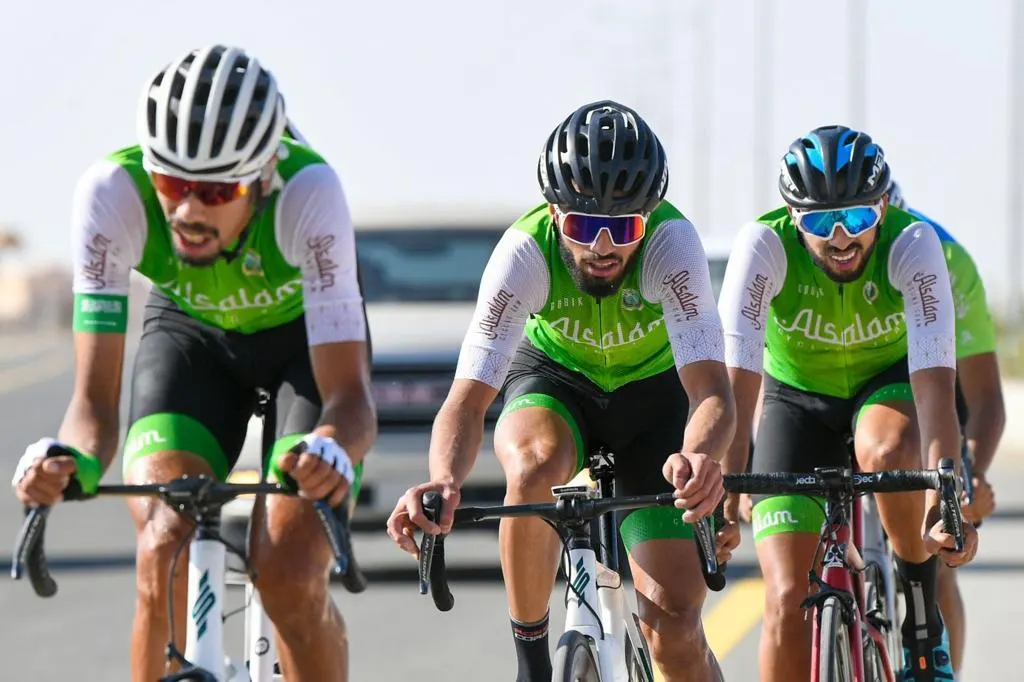 السلام يحصد الذهب والابتسام يكتفي بـ”البرونز”.. في الدوري الممتاز للدراجات
