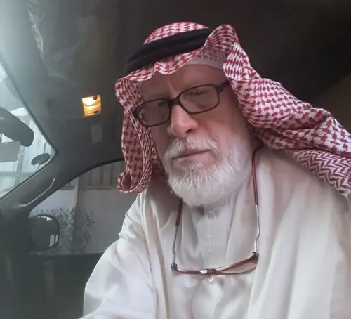 [قُم للمعلم] محمد الماجد «عنكي» علم «السواهتة» الدين والاجتماعيات طوال 20 عاماً