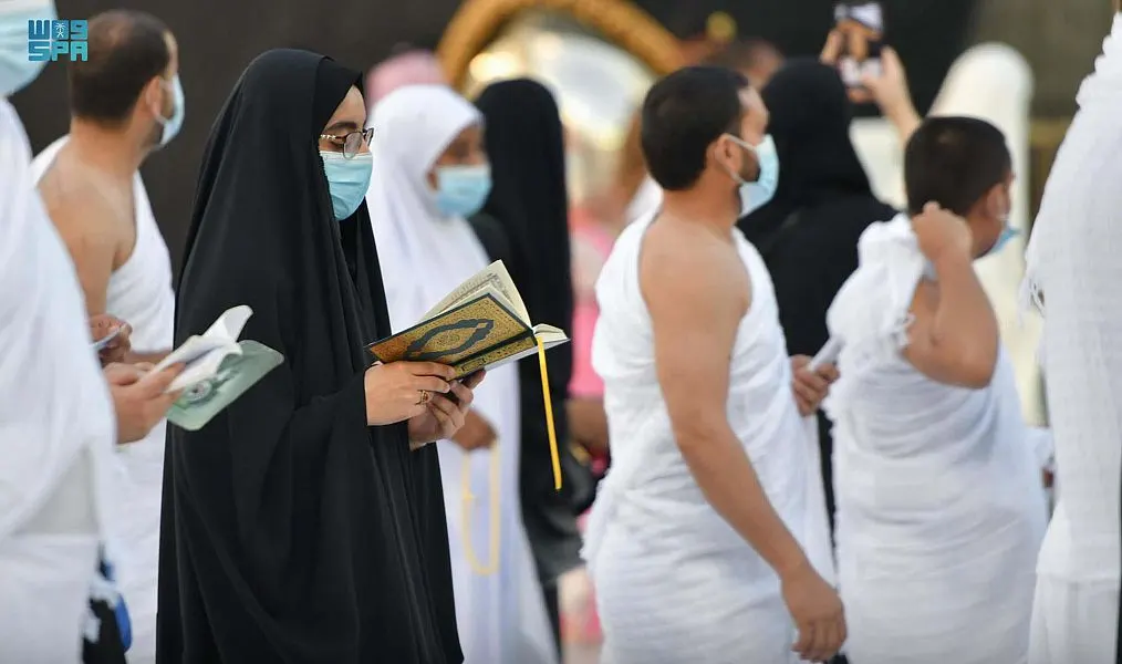بعد نحو عامين.. “استووا.. اعتدلوا.. تراصوا”.. عادت إلى المسجد الحرام