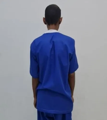 يمني يسرق محالاً تجارية ومنازل
