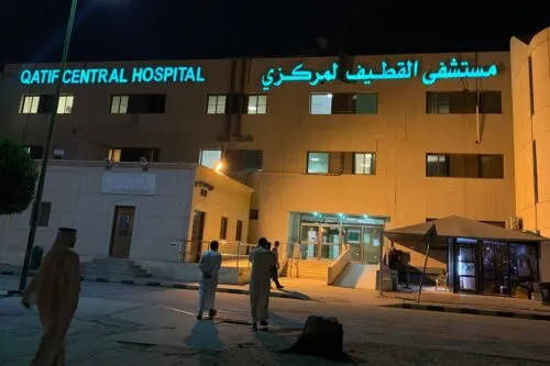 سجلت آخر إصابة بـ«كورونا» الأربعاء.. وآخر وفاة منذ 104 أيام.. والمريضة الأخيرة غادرت المستشفى قبل 31 يوماً بعد 589 يوماً.. خطوات الزوار تعود إلى أقسام التنويم في مستشفى القطيف