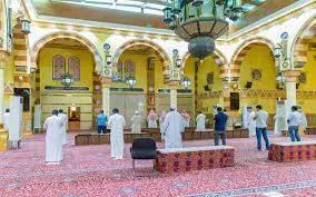 رغم الإلغاء في المسجد الحرام.. استمرار التباعد بين المصلين بمساجد المملكة