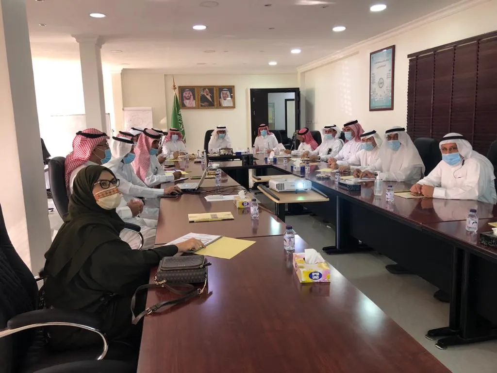 “بلدي القطيف” يستعرض 4 مشاريع استثمارية.. ومقترحات بتطوير سوق المواشي