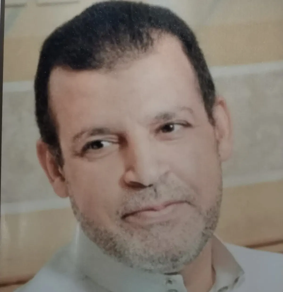 سيهات حزينة.. السالم فقد ابناً وشقيقين وهو في غيبوبة السنوات الست