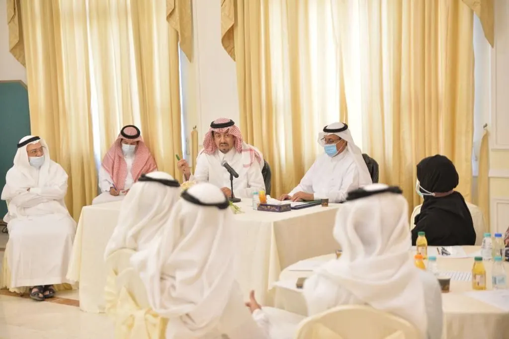محافظ القطيف للجمعيات الخيرية ولجان التنمية: بادروا لخدمة السياحة